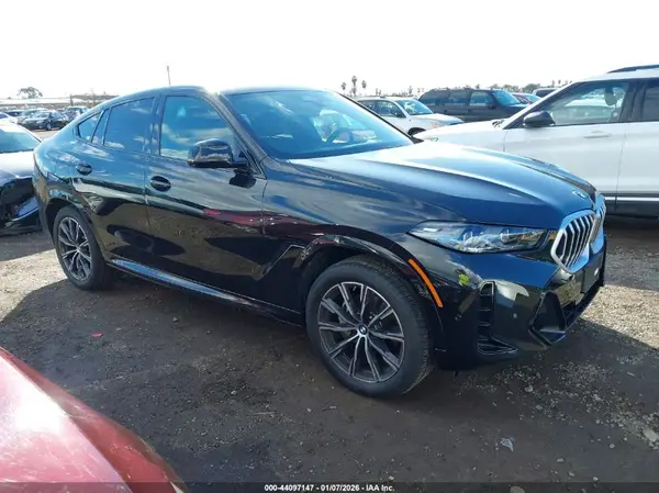 5UX33EX06T9178811 2026 BMW X6 - Image 1