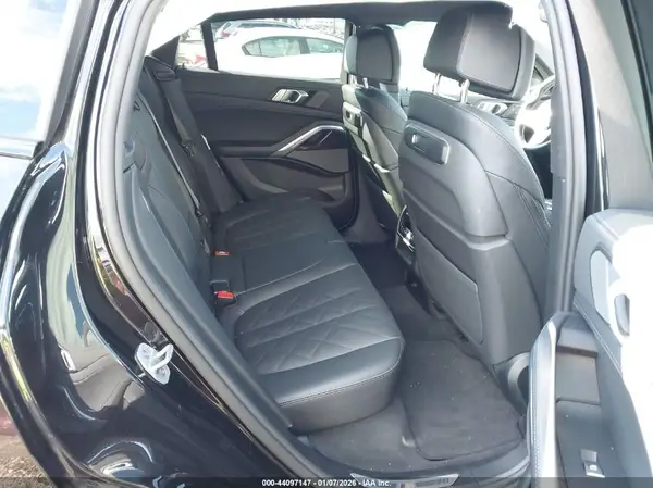 5UX33EX06T9178811 2026 BMW X6 - Image 8