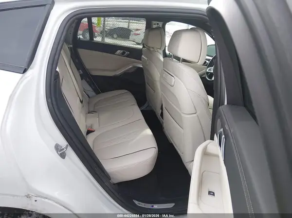 5UX33EX07R9T11293 2024 BMW X6 - Image 8