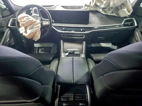 5UX33EX07R9T44164 2024 BMW X6 - Image 8