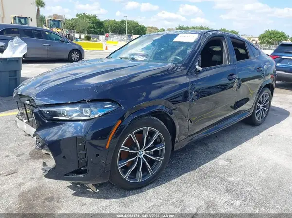 5UX33EX07R9V74903 2024 BMW X6 - Image 2