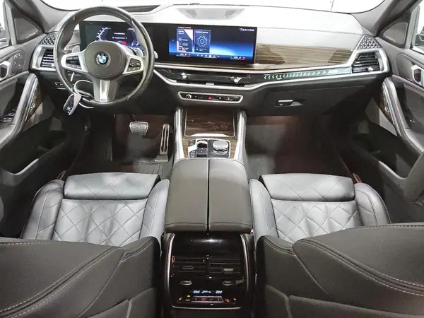 5UX33EX07S9W31901 2025 BMW X6 - Image 8