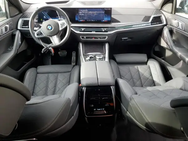 5UX33EX07S9Z55561 2025 BMW X6 - Image 8