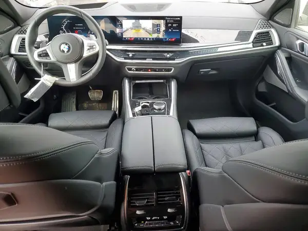 5UX33EX07T9082590 2026 BMW X6 - Image 8