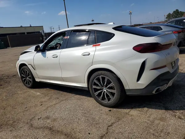 5UX33EX07T9134090 2026 BMW X6 - Image 2
