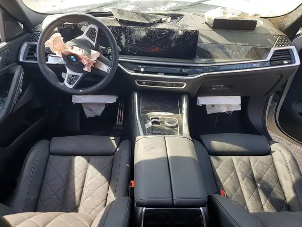 5UX33EX07T9134090 2026 BMW X6 - Image 8