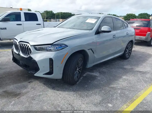 5UX33EX07T9135465 2026 BMW X6 - Image 2
