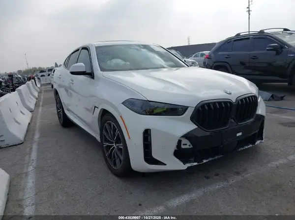 5UX33EX07T9183287 2026 BMW X6 - Image 1