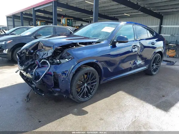 5UX33EX07T9311561 2026 BMW X6 - Image 2
