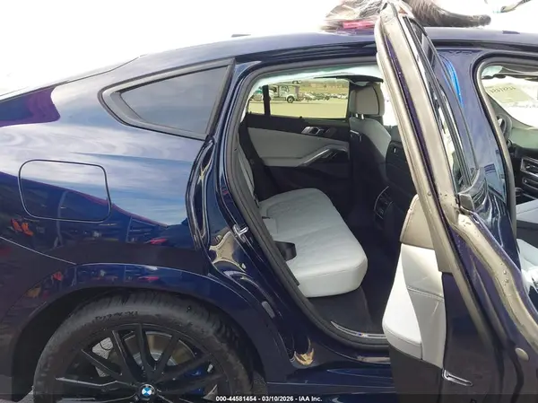 5UX33EX07T9311561 2026 BMW X6 - Image 8