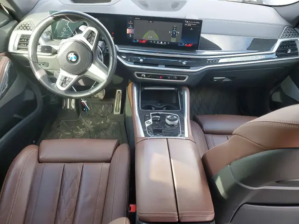 5UX33EX08R9T65475 2024 BMW X6 - Image 8