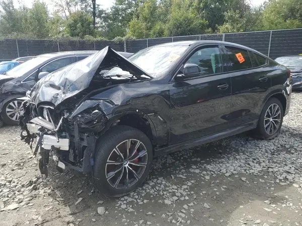 5UX33EX08R9U46010 2024 BMW X6