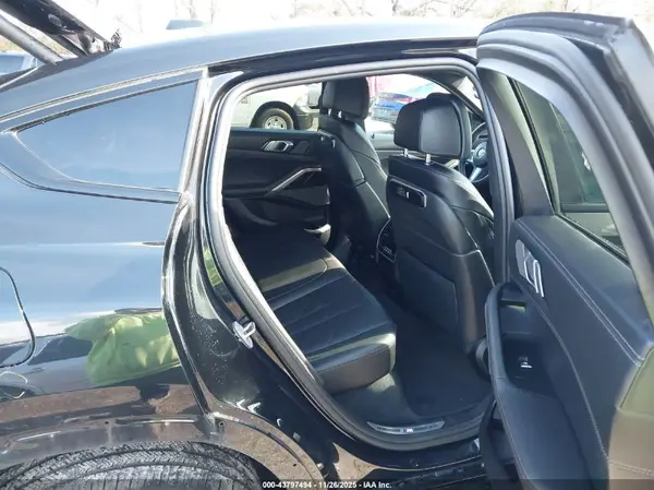 5UX33EX08S9W91220 2025 BMW X6 - Image 8