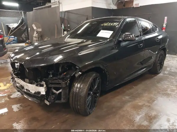 5UX33EX08S9X02684 2025 BMW X6 - Image 2