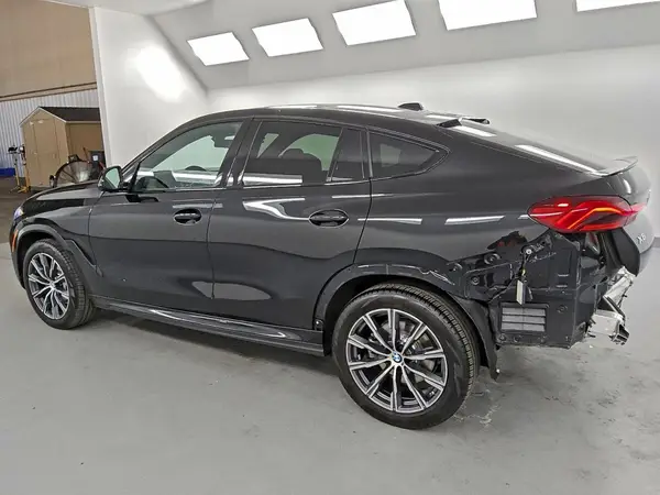 5UX33EX08S9Z39983 2025 BMW X6 - Image 2