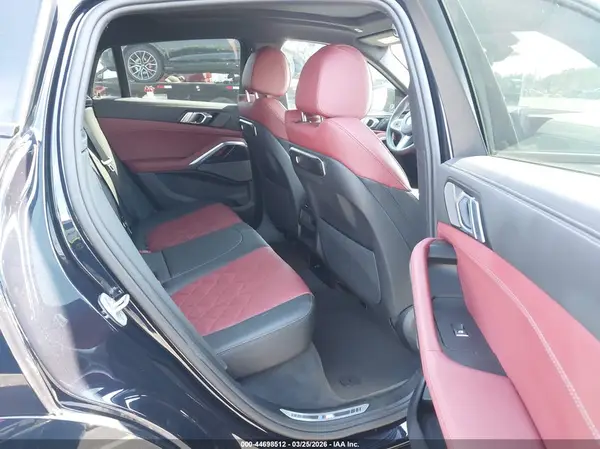 5UX33EX08T9210772 2026 BMW X6 - Image 8