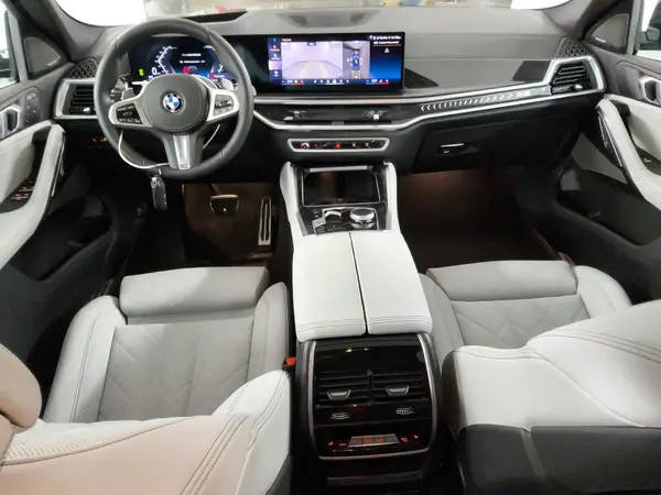 5UX33EX08T9278344 2026 BMW X6 - Image 8