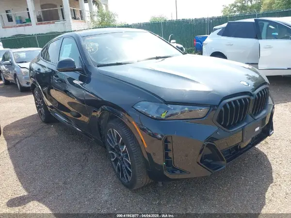 5UX33EX09R9V35696 2024 BMW X6 - Image 1