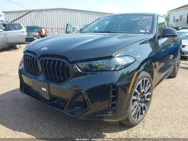 5UX33EX09R9V35696 2024 BMW X6 - Image 2