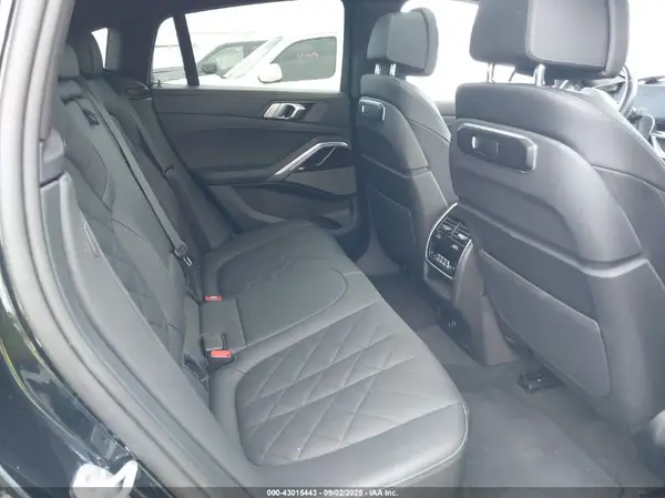 5UX33EX09S9X01673 2025 BMW X6 - Image 8