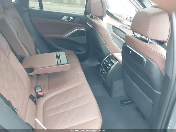 5UX33EX09S9Z28233 2025 BMW X6 - Image 8