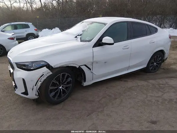5UX33EX09T9161226 2026 BMW X6 - Image 2