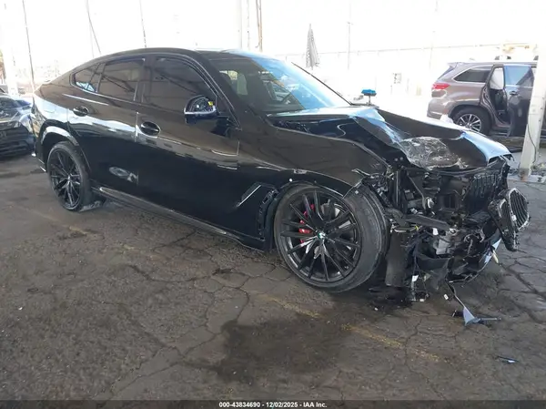 5UX33EX09T9187115 2026 BMW X6 - Image 1