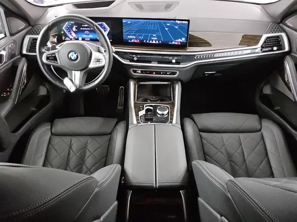 5UX33EX0XS9W23680 2025 BMW X6 - Image 8
