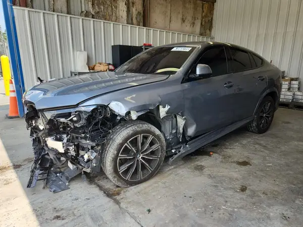 5UX33EX0XS9W91526 2025 BMW X6 - Image 1