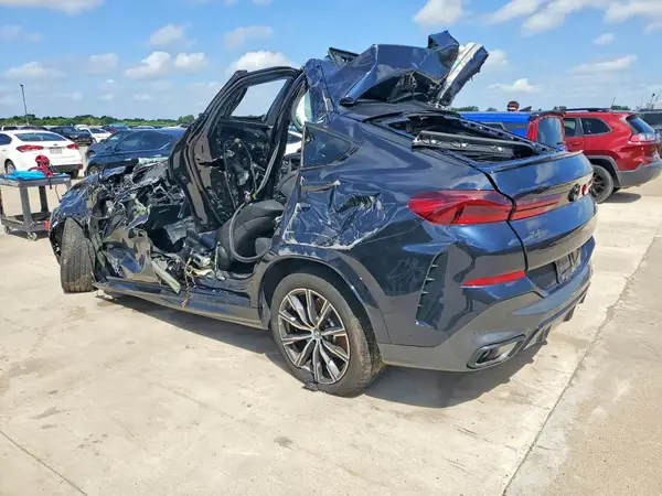 5UX33EX0XT9369633 2026 BMW X6 - Image 2