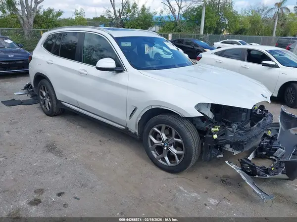 5UX43DP00R9V28229 2024 BMW X3 - Image 1