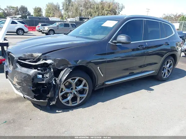 5UX43DP01N9K35692 2022 BMW X3 - Image 2
