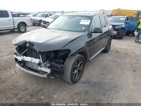 5UX43DP01P9S20838 2023 BMW X3 - Image 2