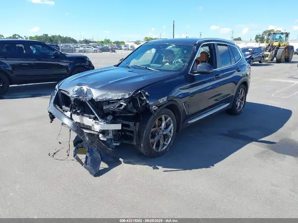 5UX43DP01R9T76218 2024 BMW X3 - Image 2