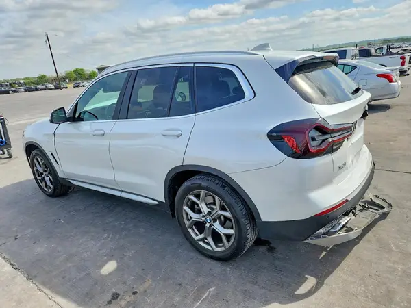 5UX43DP02N9K26029 2022 BMW X3 - Image 2