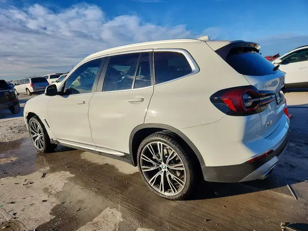 5UX43DP02N9K45518 2022 BMW X3 - Image 2