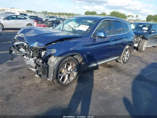 5UX43DP02N9L01828 2022 BMW X3 - Image 2