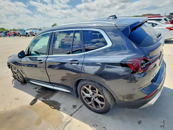 5UX43DP02N9L59731 2022 BMW X3 - Image 2