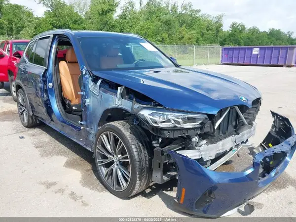 5UX43DP02P9R13353 2023 BMW X3 - Image 1
