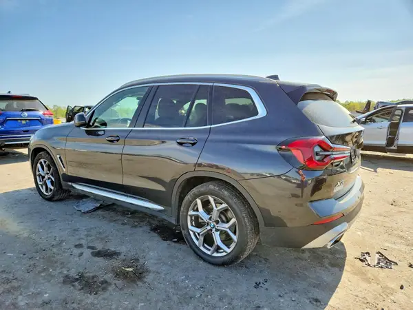 5UX43DP03N9L74996 2022 BMW X3 - Image 2