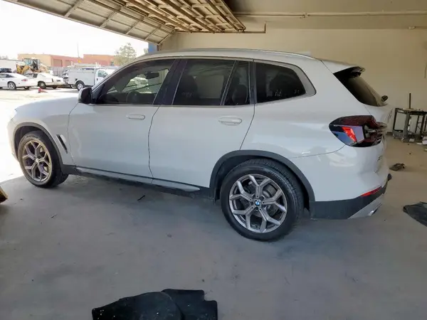 5UX43DP04N9H43061 2022 BMW X3 - Image 2