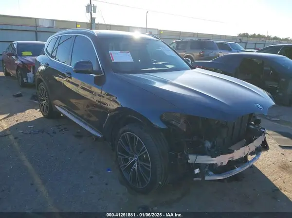 5UX43DP04R9V01986 2024 BMW X3 - Image 1