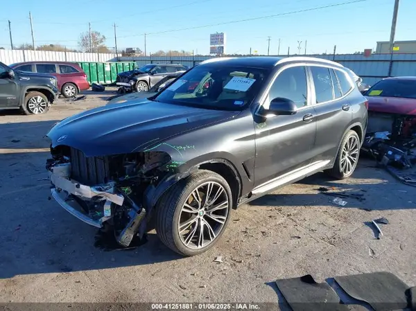 5UX43DP04R9V01986 2024 BMW X3 - Image 2