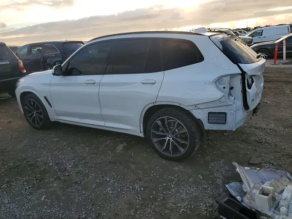 5UX43DP05N9J15863 2022 BMW X3 - Image 2