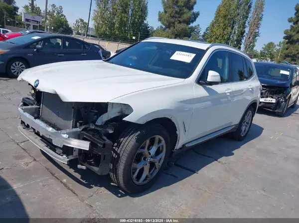 5UX43DP05N9K02226 2022 BMW X3 - Image 2