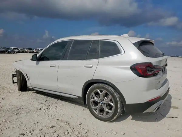 5UX43DP05N9K82627 2022 BMW X3 - Image 2
