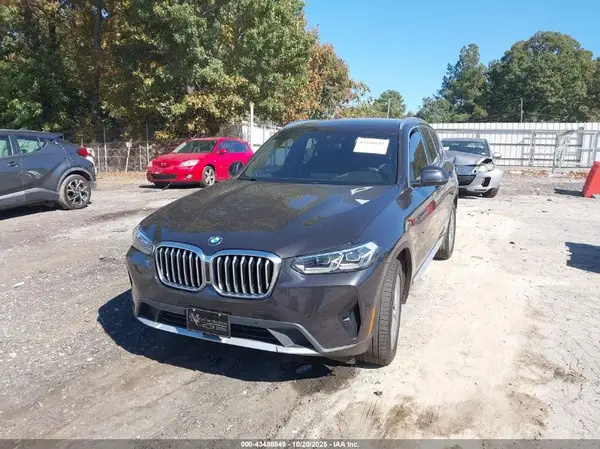 5UX43DP06N9J32610 2022 BMW X3 - Image 2
