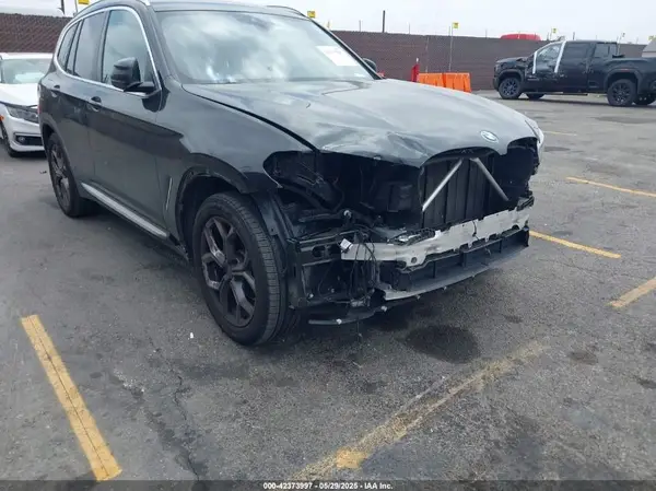 5UX43DP06N9K64329 2022 BMW X3 - Image 1