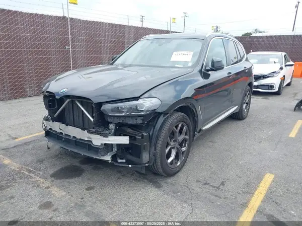 5UX43DP06N9K64329 2022 BMW X3 - Image 2