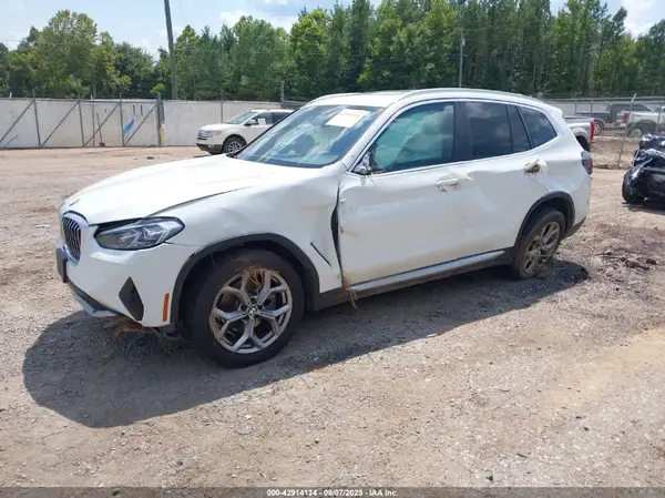 5UX43DP06N9N05662 2022 BMW X3 - Image 2